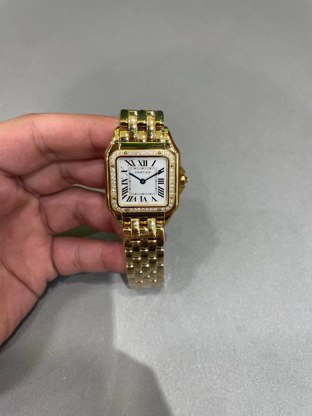 Gold quartz women's watch