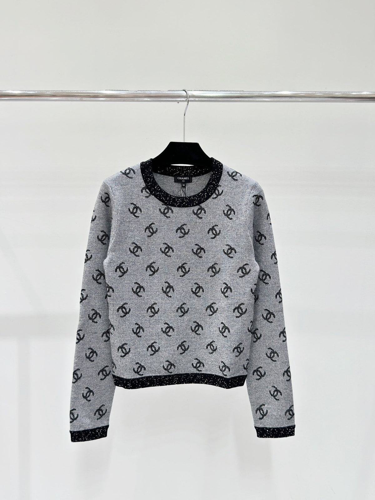 Classic all-over logo design knitted round neck long sleeves