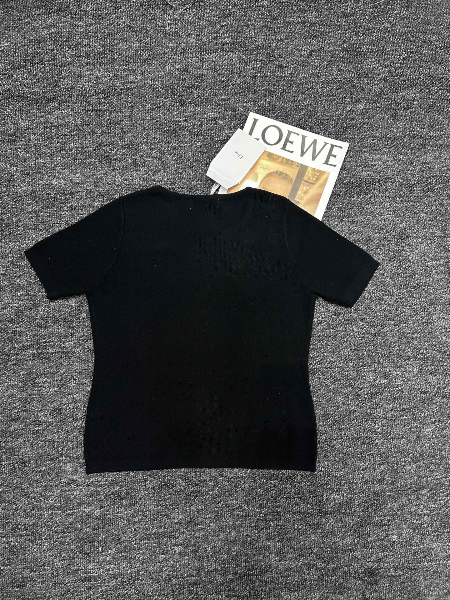 Round neck T-shirt