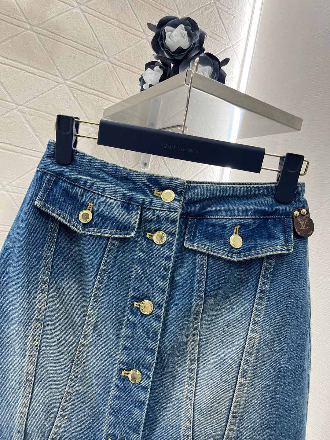 denim skirt