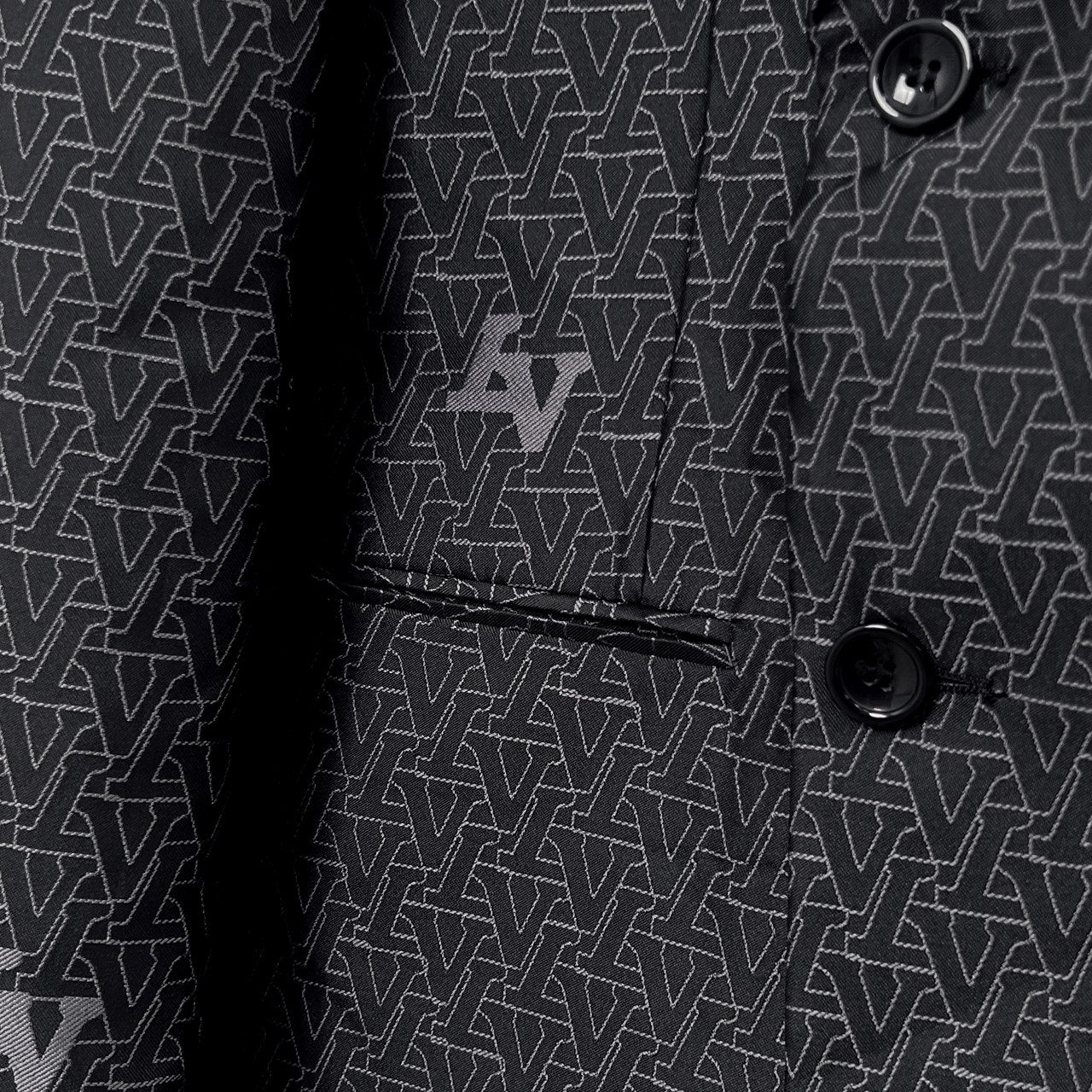 Full Standout jacquard suit