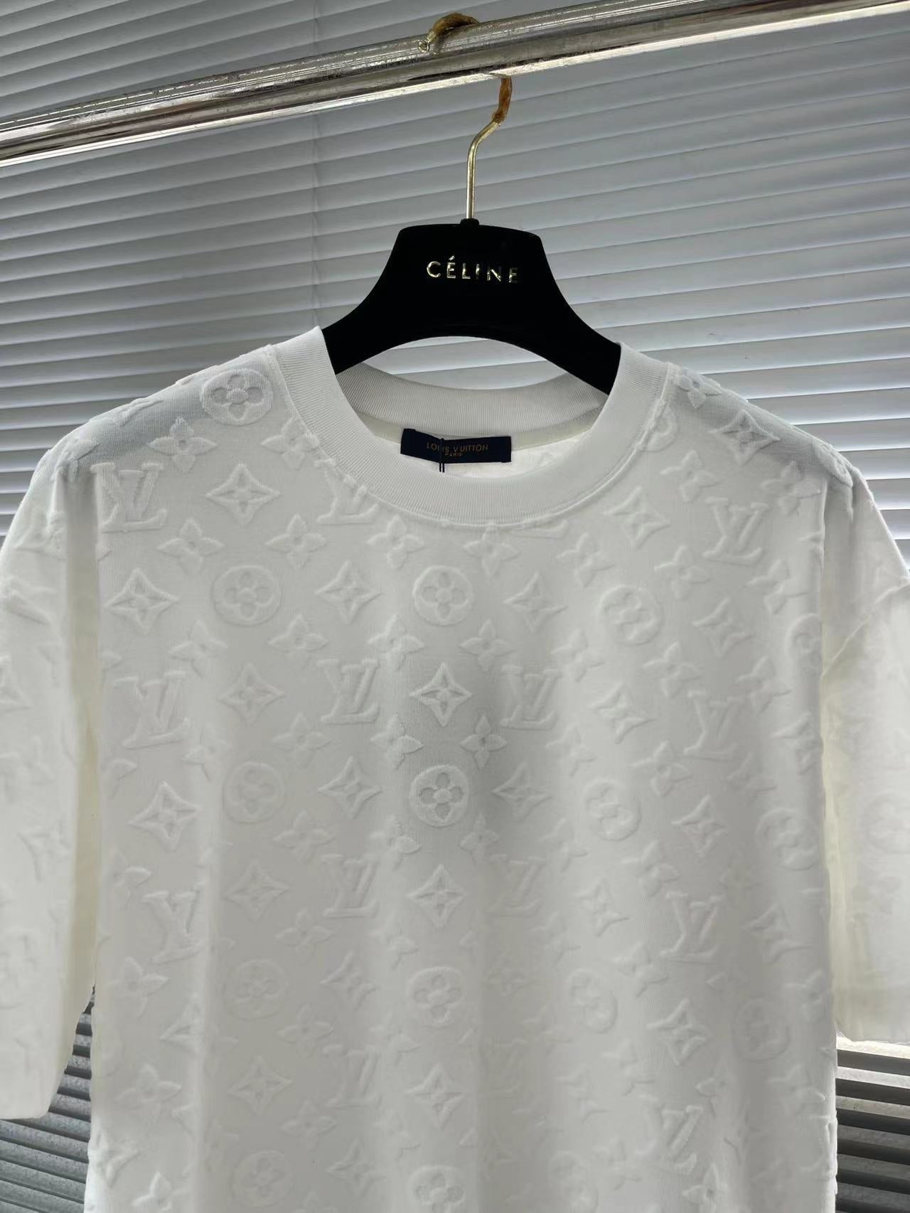 embossed casual T-shirt