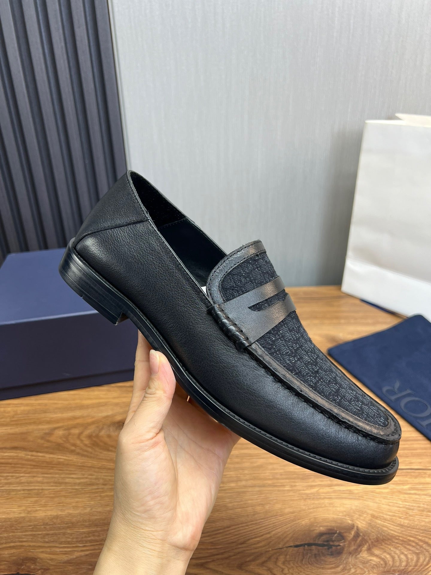 Loafers, high-end men's formal shoes and casual leather shoes