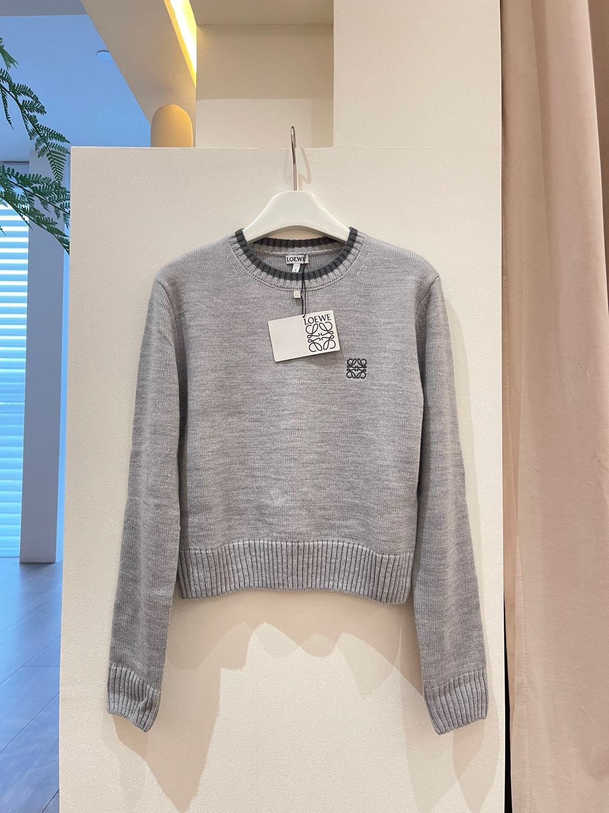 Basic color short sweater