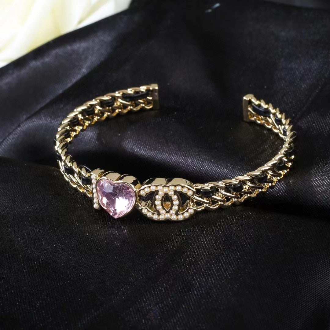 new semi-closed hollow diamond bracelet