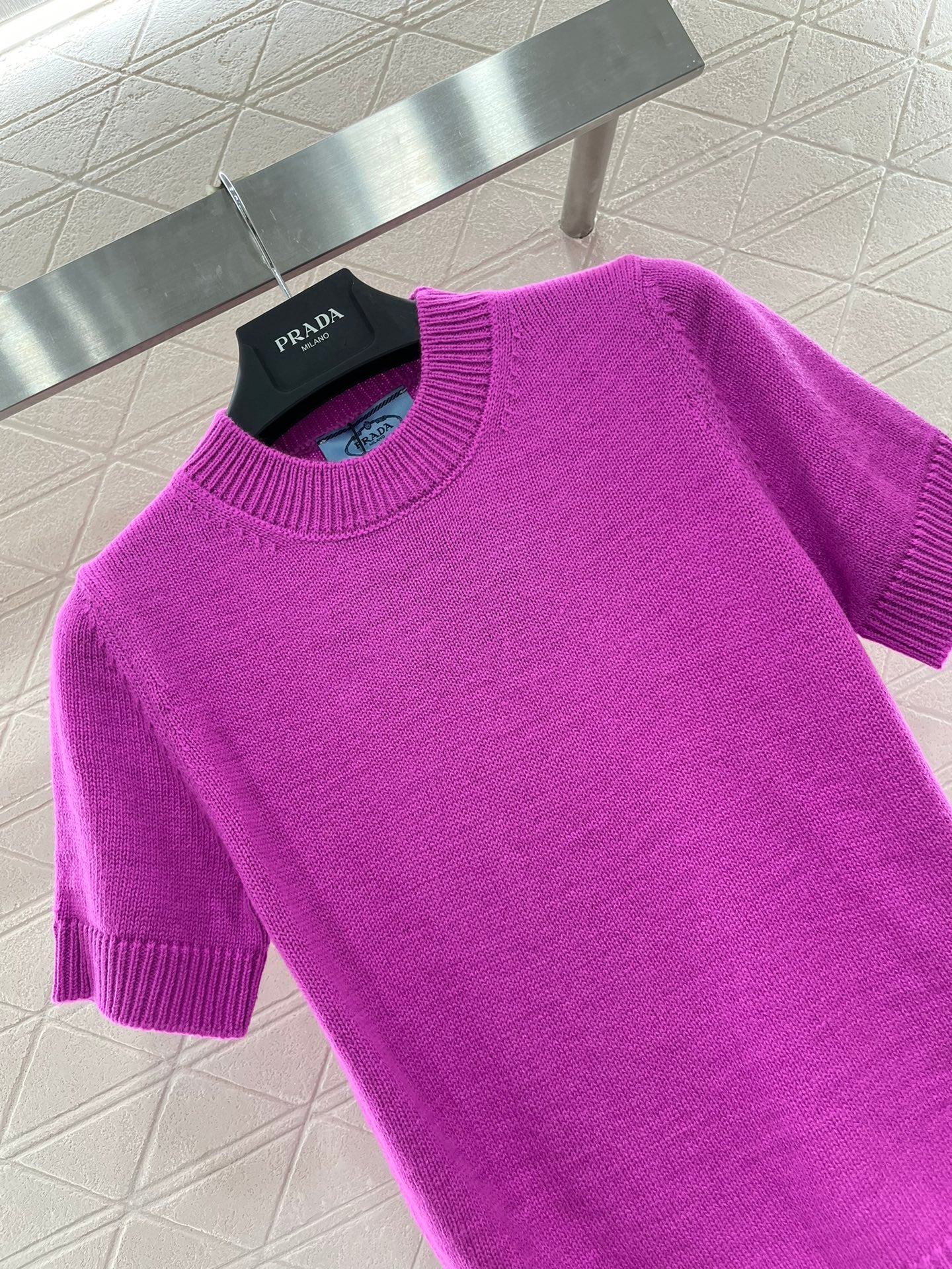 Solid color knitted crew neck short sleeves