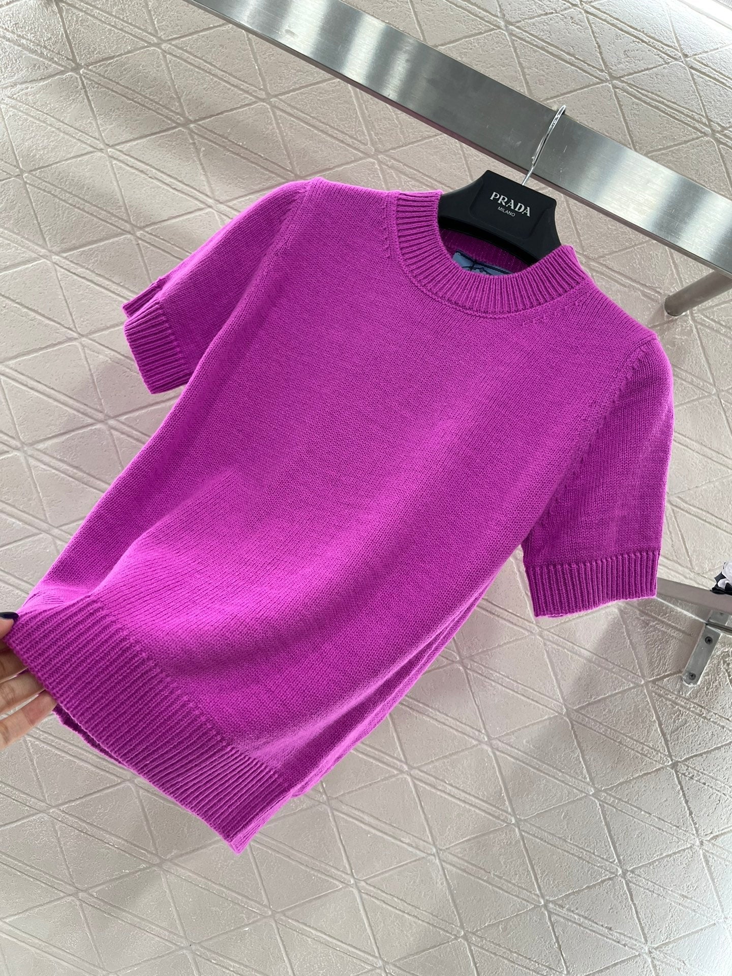 Solid color knitted crew neck short sleeves