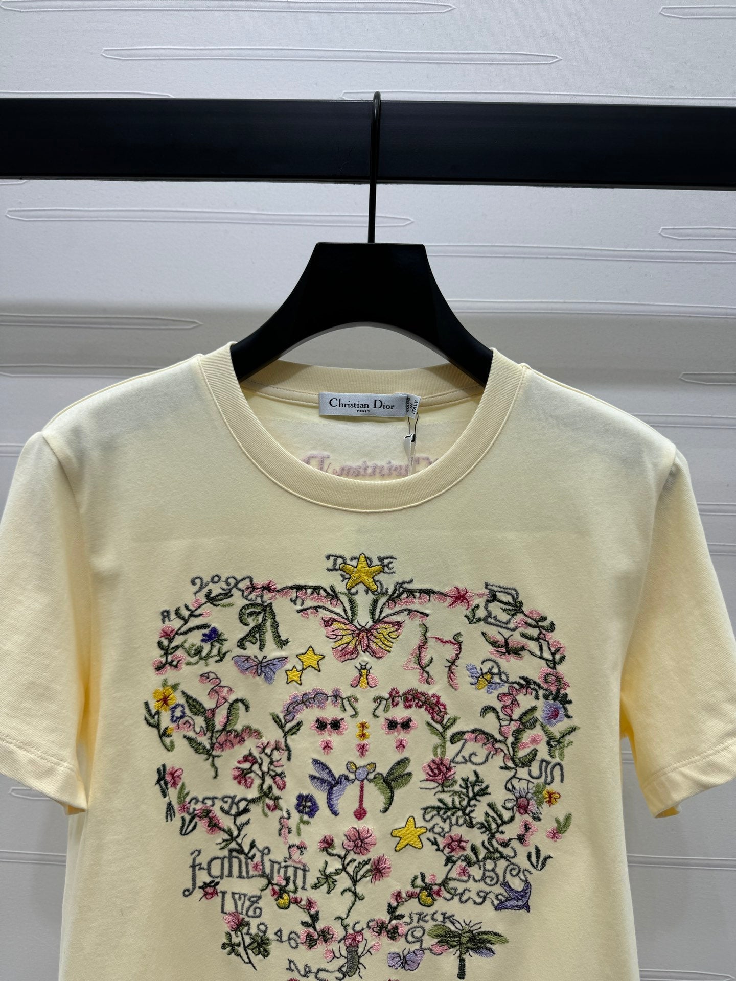 Embroidered round neck short-sleeved T-shirt