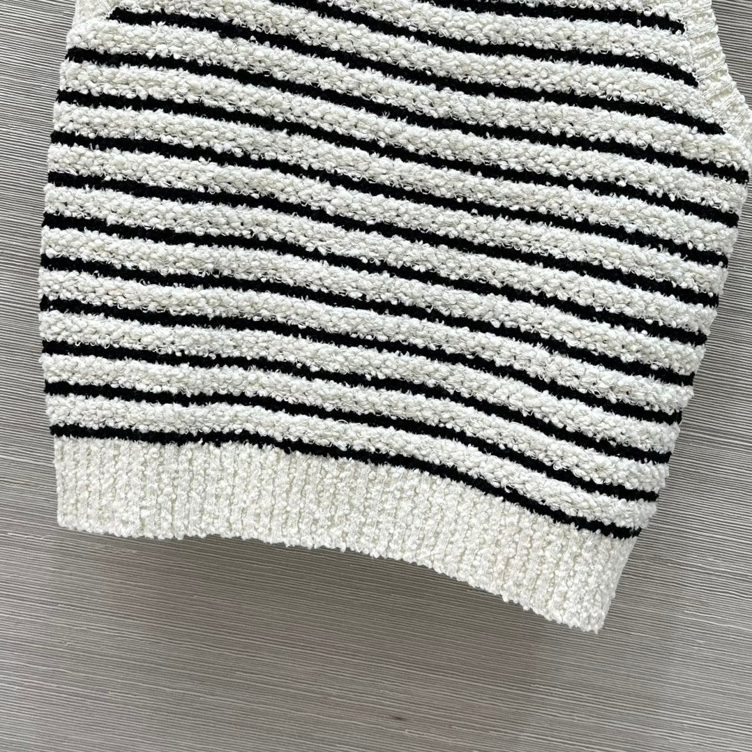 Temperament striped knitted vest