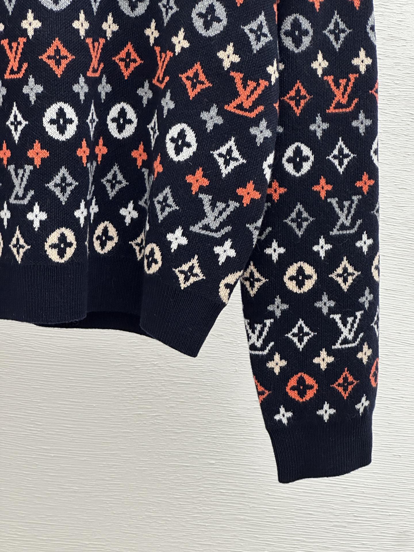 Classic contrast color monogram knitted crew neck sweater