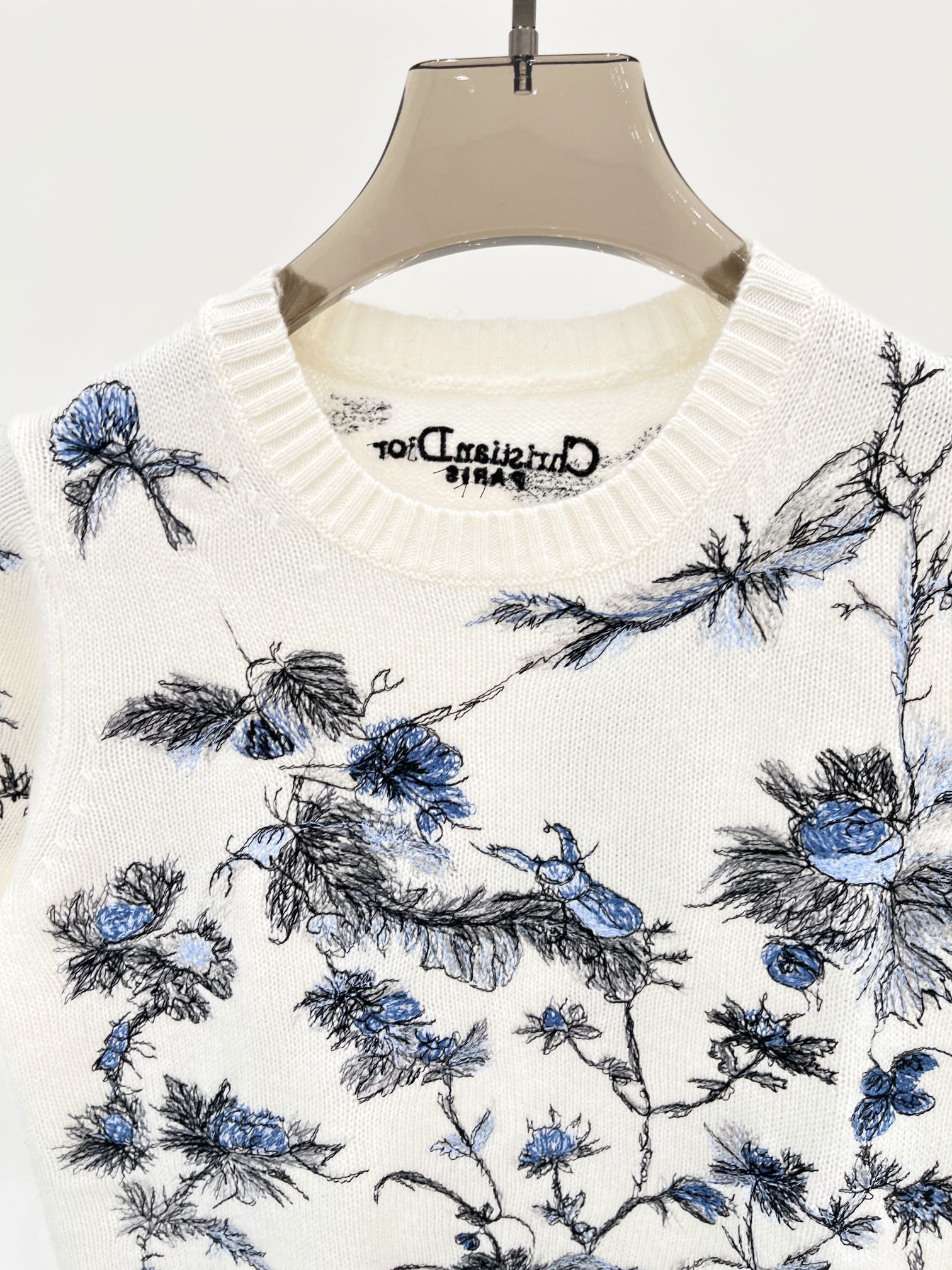 Round Neck Floral Pattern Letter Embroidery Casual Knitted Sweater