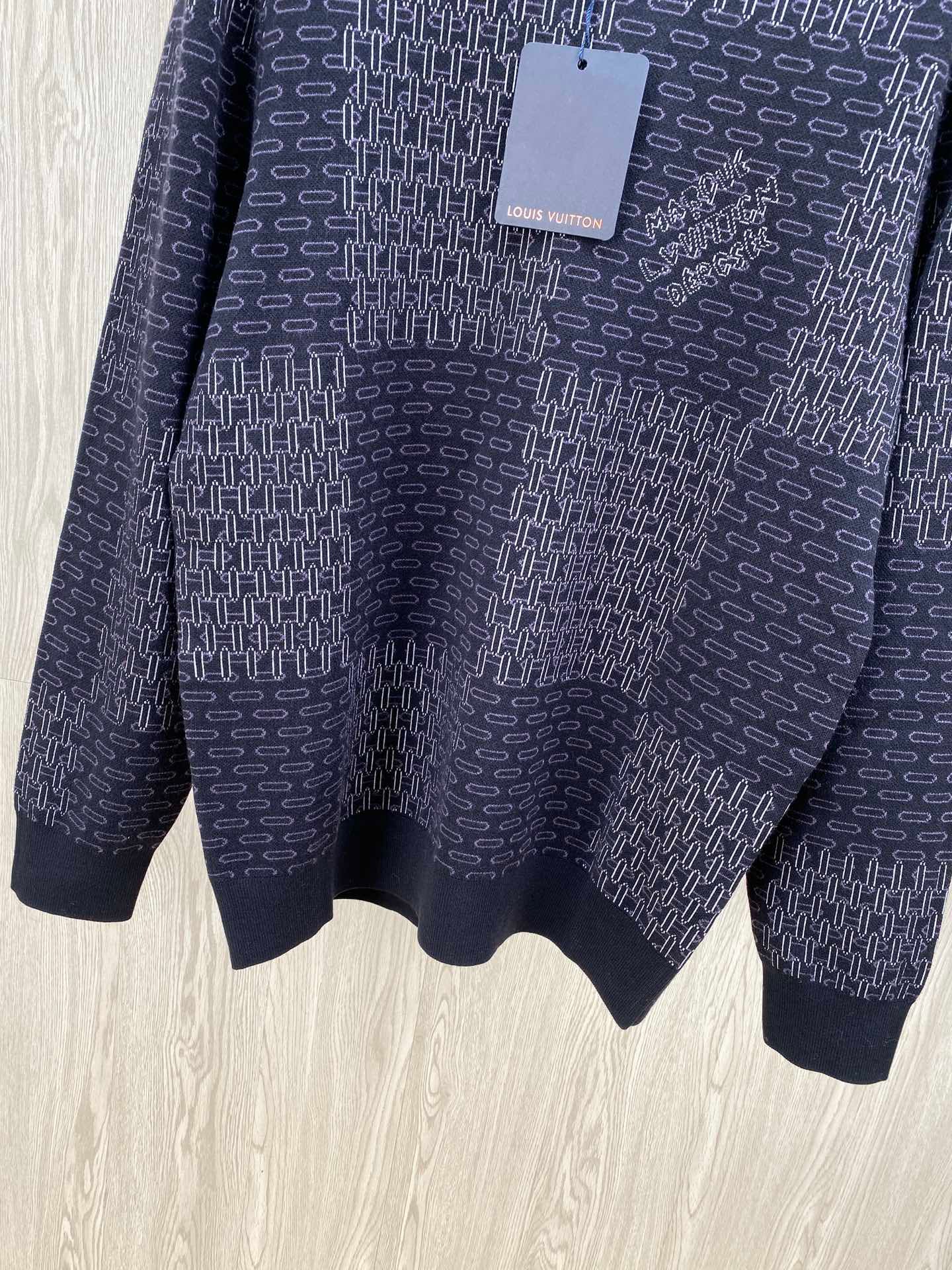 Mesh logo intarsia knitted sweater