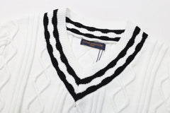 Knitted jacquard textured rhombus crew neck sweater