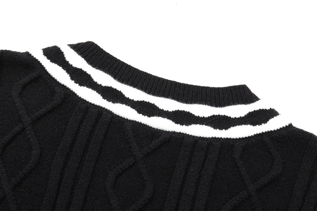 Knitted jacquard textured rhombus crew neck sweater