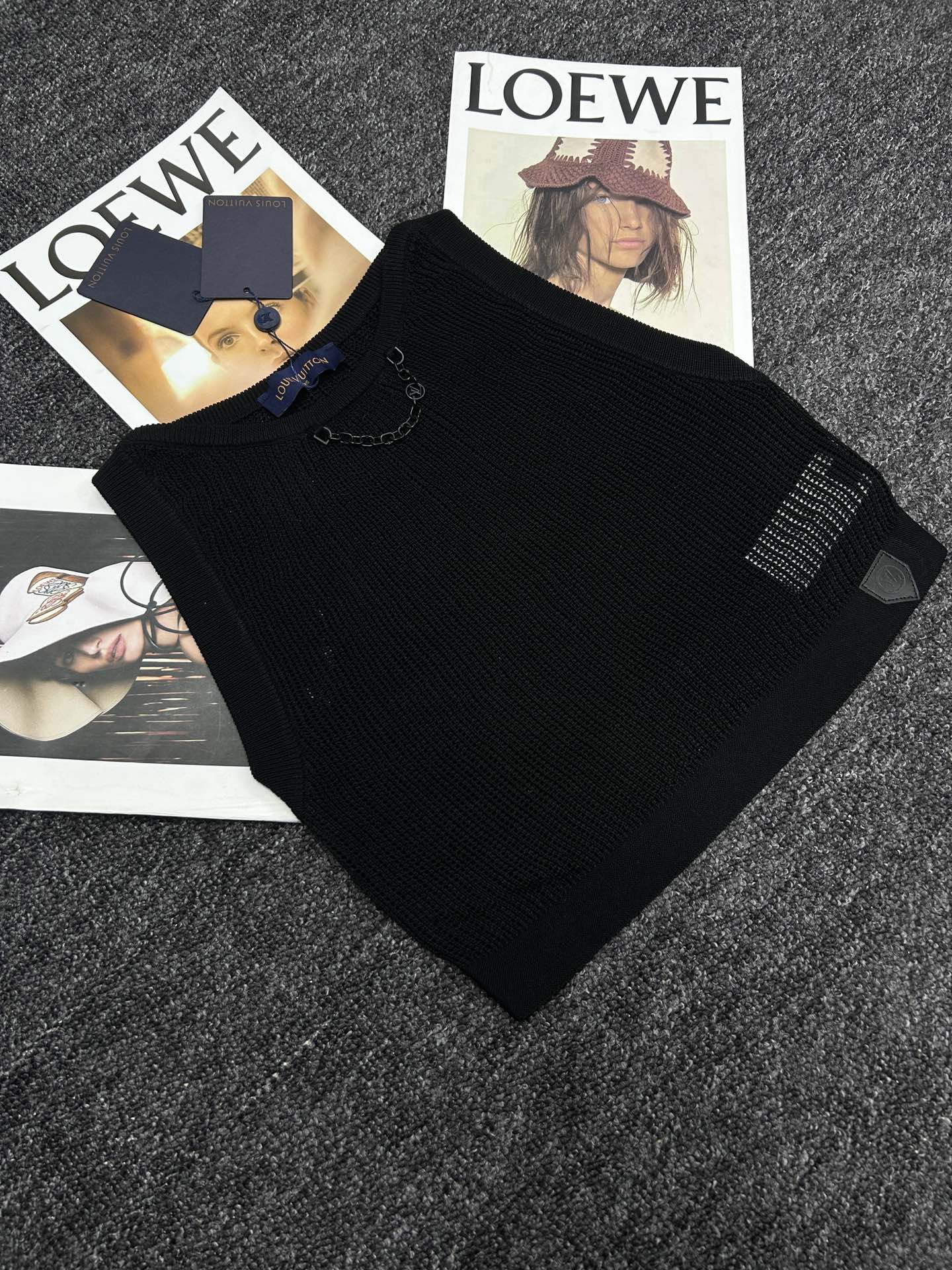 hollow knitted vest