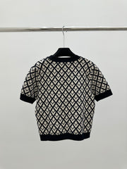 Contrast triangle pattern jacquard knit crew neck short sleeves