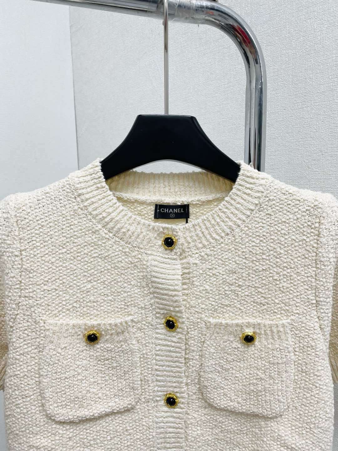 Cream puff cardigan T-shirt