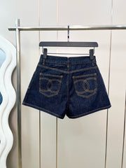 Simple embroidered denim shorts with back pockets