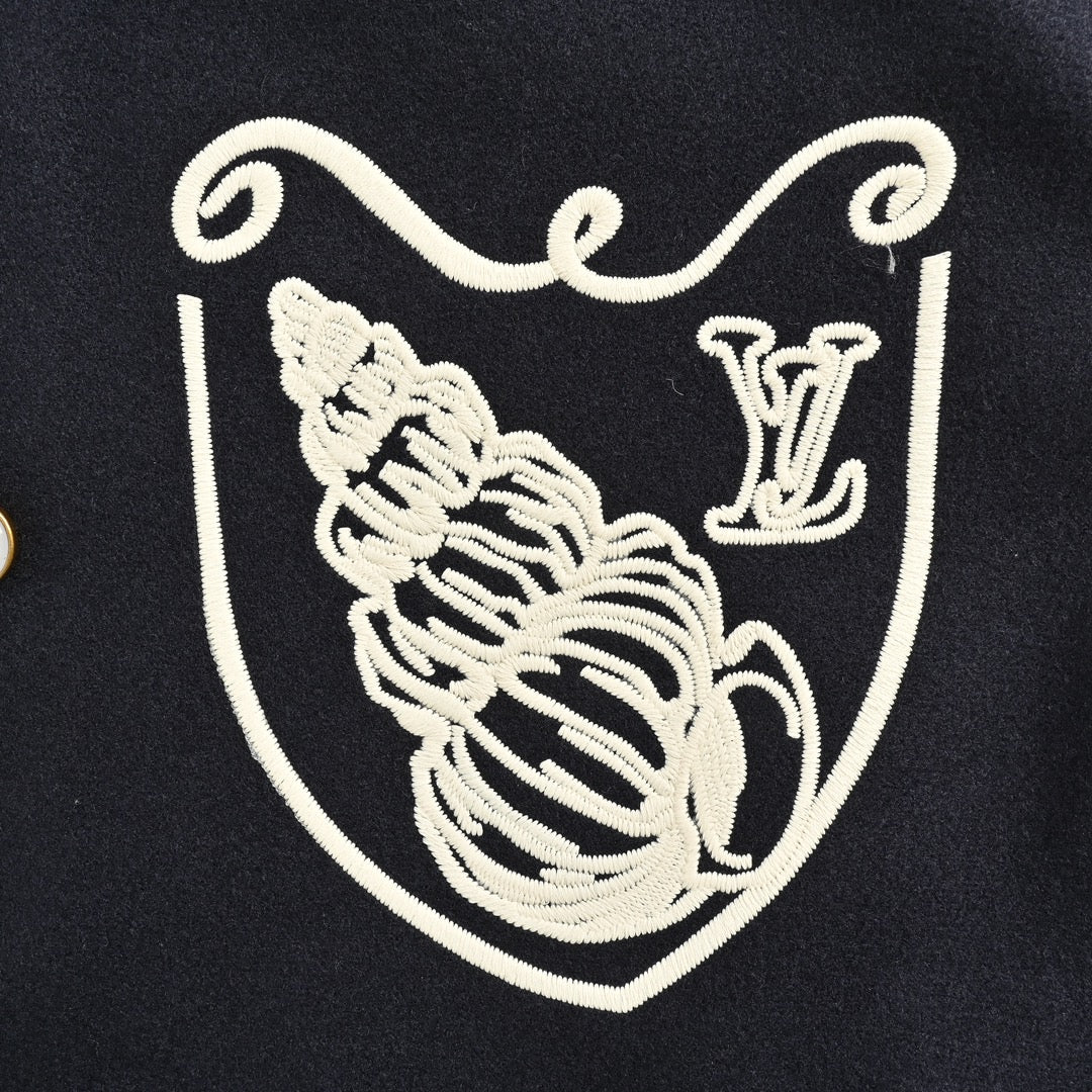 Conch embroidered letter logo baseball jacket