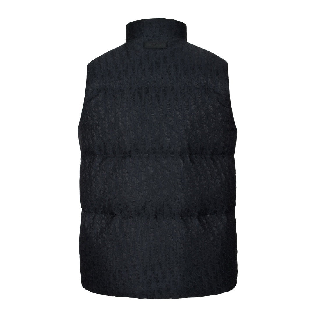 Dark pattern down vest