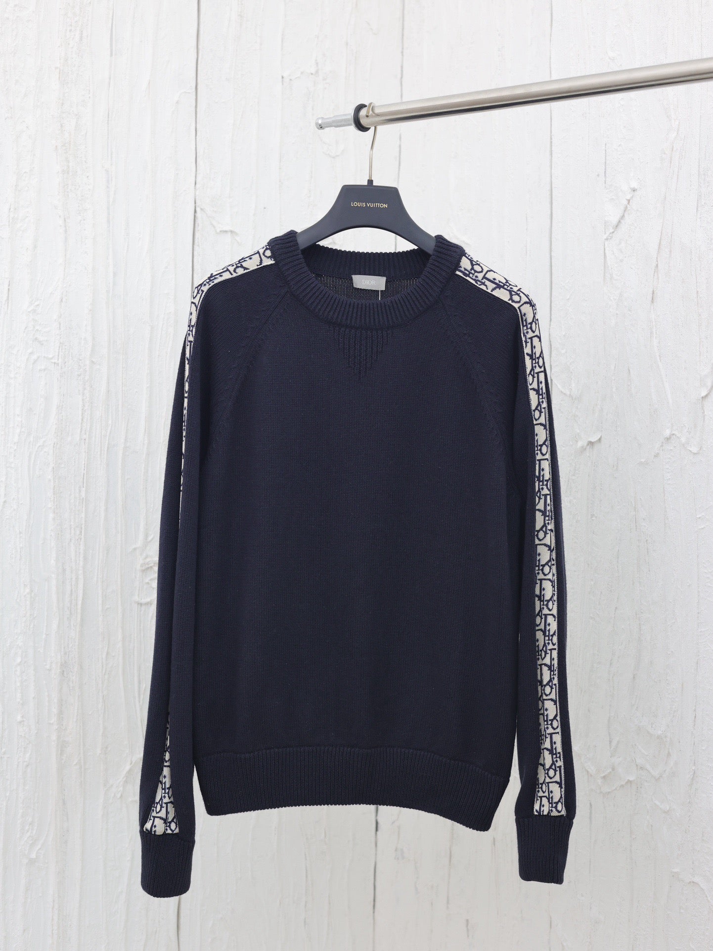 Arm jacquard web crew neck sweater