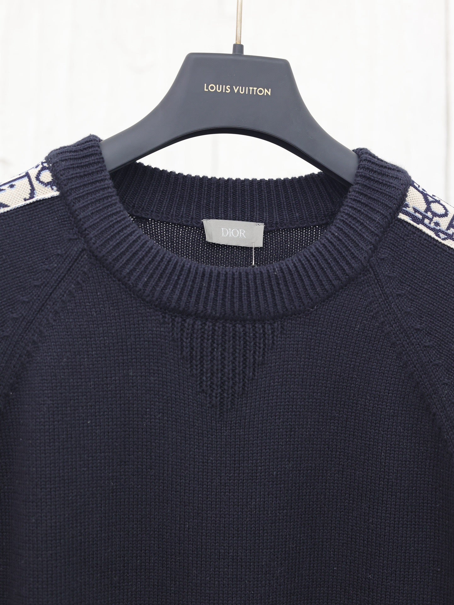 Arm jacquard web crew neck sweater