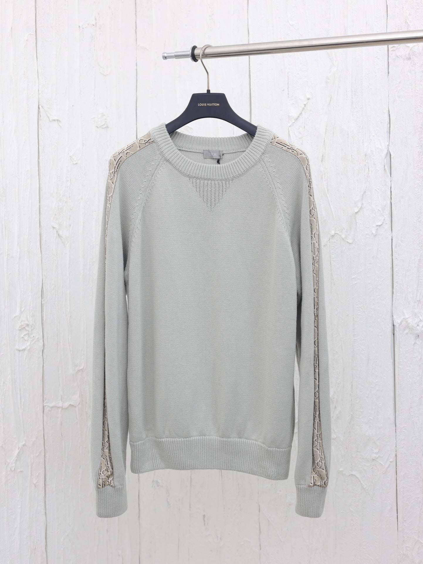 Arm jacquard web crew neck sweater