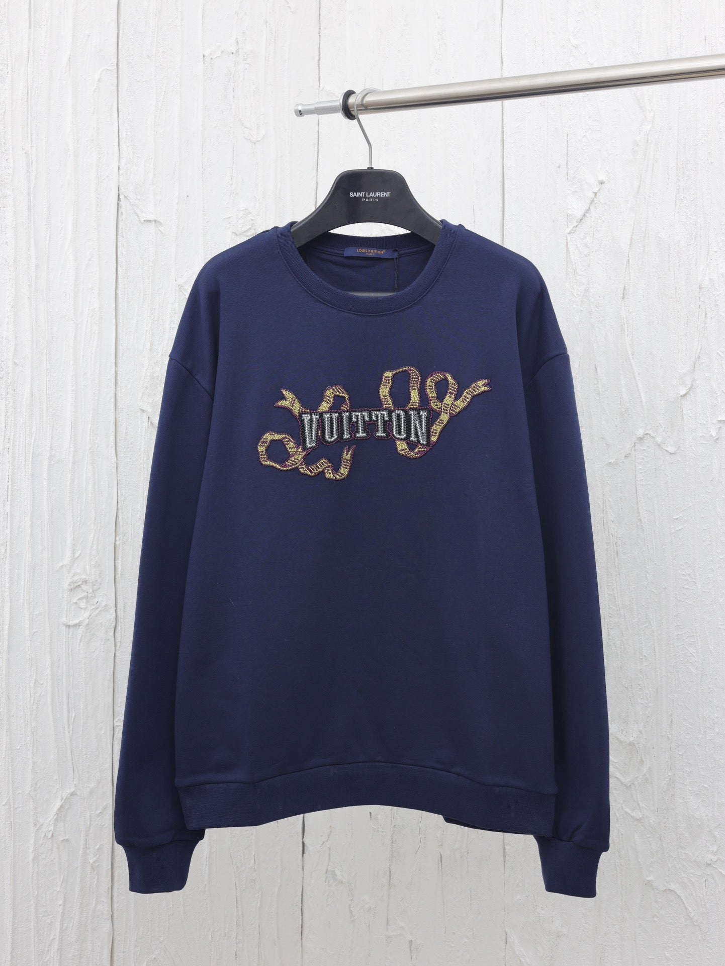 Streamer patch embroidered crew neck sweatshirt