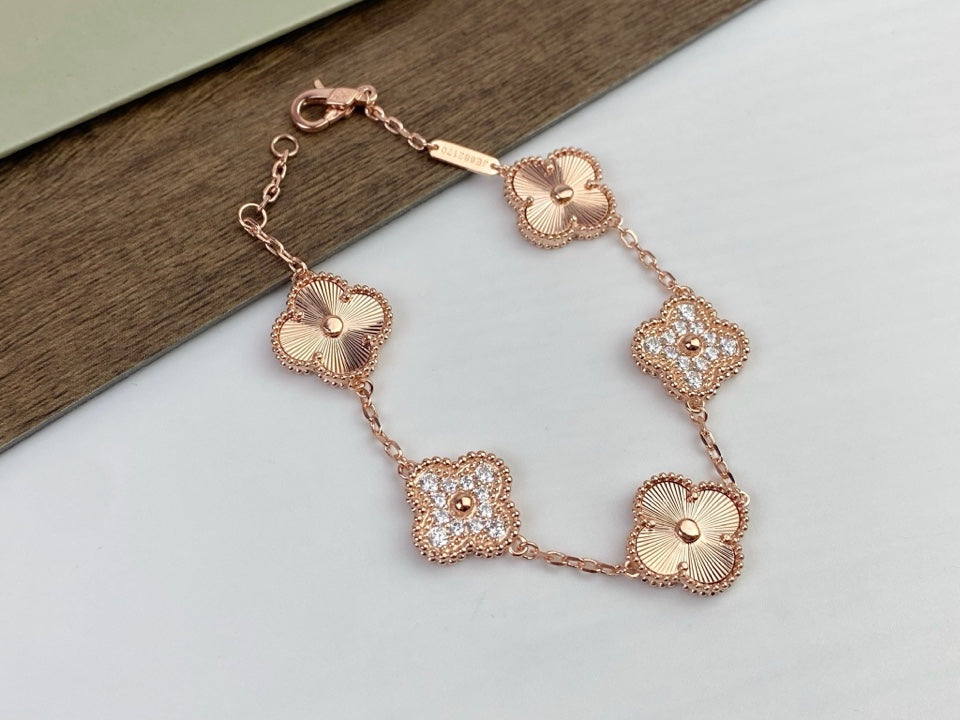 Laser four-leaf clover multi-refractive surface ➕ five-flower bracelet with diamonds