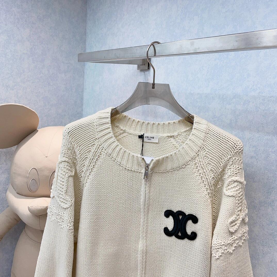 Exquisite logo embroidered knitted coat