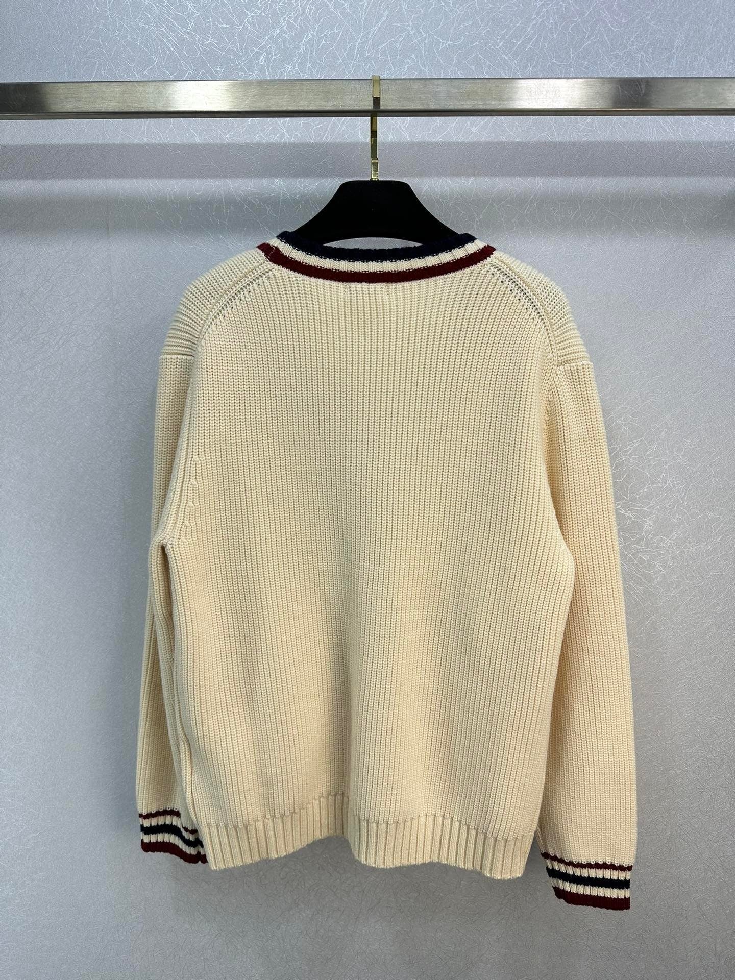 Super nice new minimalist knitted cardigan