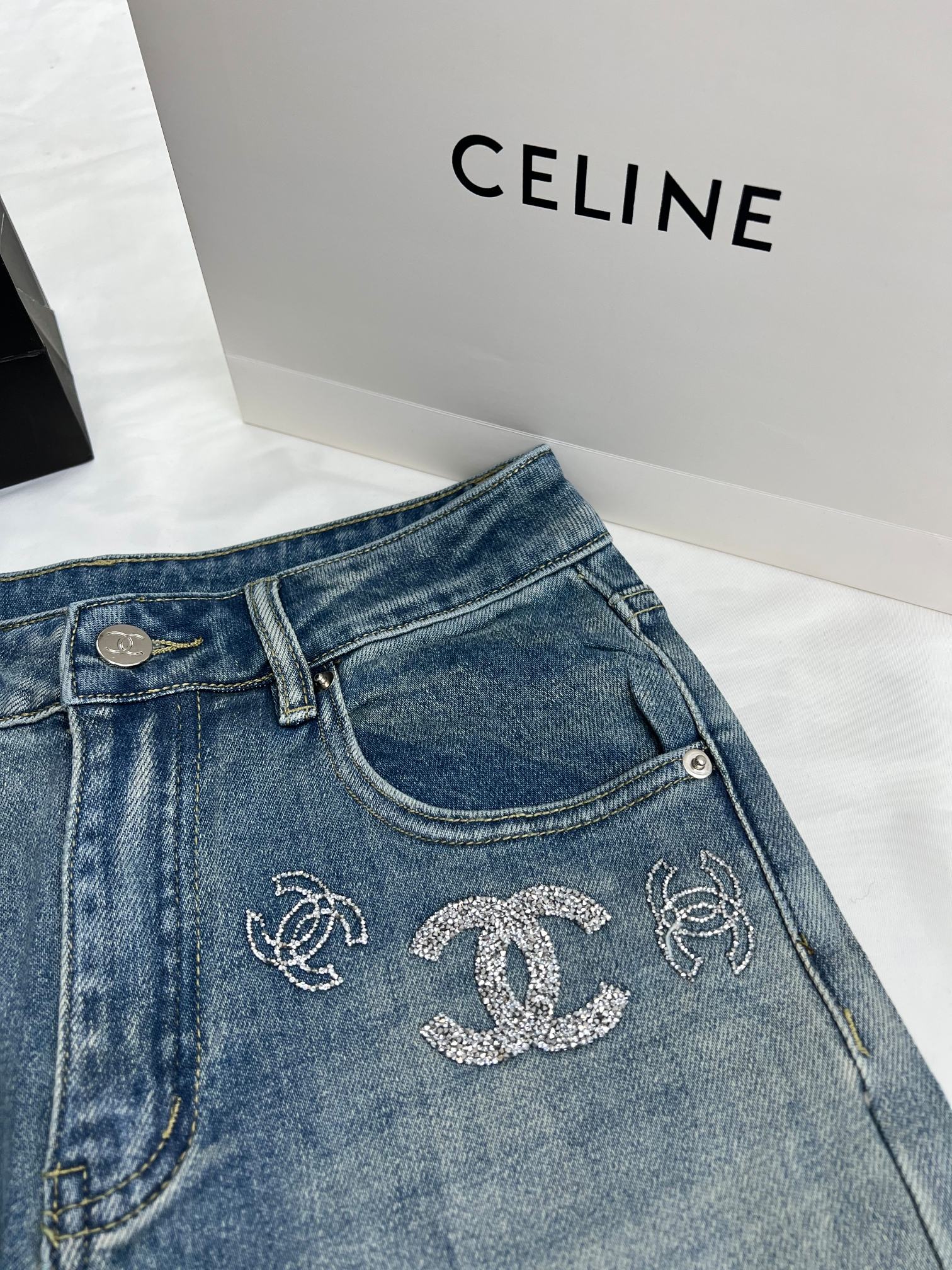 Fashionable diamond logo jeans