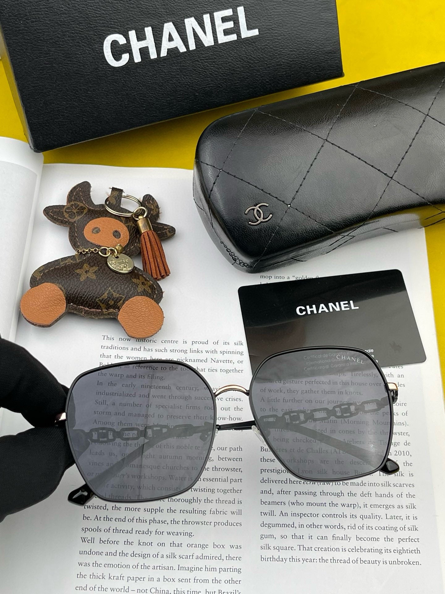 Fashion round frame sunglasses